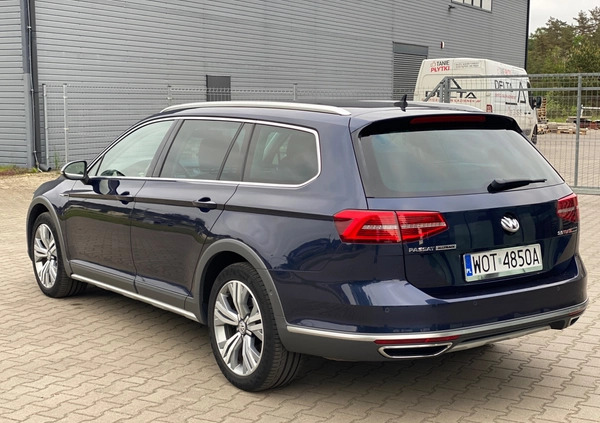Volkswagen Passat cena 82900 przebieg: 220000, rok produkcji 2016 z Gryfice małe 781